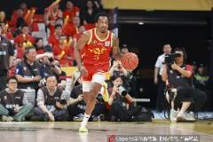 小巴里-布朗半場(chǎng)高效輸出19分4助4板展現(xiàn)統(tǒng)治力