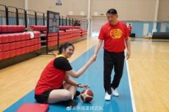 女籃新星張子宇18歲生日，中國籃協(xié)官方祝福送上