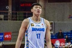 范子銘高效表現(xiàn)：9中5砍13分10板2助+5前場(chǎng)板正負(fù)值+22