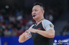 總決賽G4中方裁判將重返賽場 升級為現(xiàn)役國際級裁判