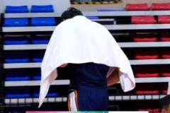 周琦深夜發(fā)文自責(zé)：哨響是比賽的一部分，面對(duì)爭(zhēng)議吹罰我應(yīng)更冷靜