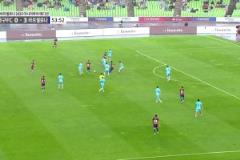 虐菜！巴薩簡(jiǎn)單撞墻配合，17歲小將托尼-費(fèi)爾南德斯破門