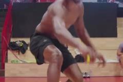 對(duì)得起勇士給的每一分錢！巴特勒中國行期間也不忘每天訓(xùn)練