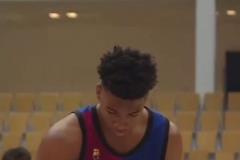 官方年齡13歲！身高2米11的非洲球員達(dá)博內(nèi)已經(jīng)在歐籃亂殺