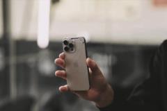 俠蜜的心碎時刻啊東契奇得知自己被交易，直接砸碎了手機……