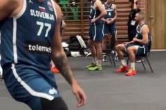 不愧是皇馬出身東契奇足球天賦也十分出色！玩起顛球如此絲滑