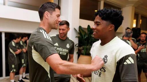 馬卡：恩德里克將繼續(xù)穿皇馬16號(hào)球衣，未要求9號(hào)球衣