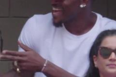 好兄弟就是要在現(xiàn)場挺巴特勒觀賽阿爾卡拉斯，再度貢獻表情包