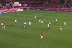 技術(shù)短板??昔日亞冠賽場，王大雷也曾黃油手