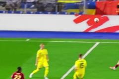 傳的巧妙射的精彩！德布勞內(nèi)助攻盧卡庫的側(cè)身凌空斬