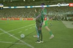 NO！大馬丁花式顛球引起斯卡洛尼不滿，后者連連搖手指