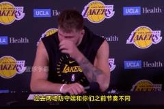 瞧給孩子累的，瘦了一圈，手臂肌肉線條不錯(cuò)！