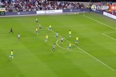 送大禮啊??穆里略放鏟“助攻”恩佐，阿根廷這配合太絲滑了??