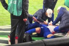 望無礙！王彤受傷下場，并被救護車送往醫(yī)院