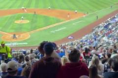 甚至火到別的圈子MLB比賽場(chǎng)內(nèi)響徹“炒掉獨(dú)行俠GM”呼聲