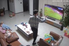 男人至死是少年??泰山讓三追四，球迷向妻兒炫耀：4個