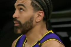 與民同樂(lè)！安東尼贏得了貝蒂斯人民的喜愛(ài)??