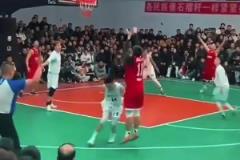 太帥了啊！東契奇晃倒申京，隨后不緊不慢助攻DFS三分命中