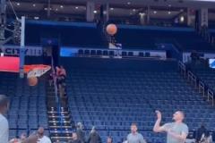 啊？？？發(fā)生了什么？威少致命犯規(guī)后，隊友沃特森捂臉難以置信！