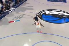 攻防一體！濃眉助攻克萊+無情封蓋隨后騎馬射箭拋投準(zhǔn)絕殺！