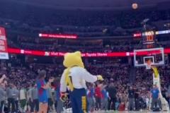 時(shí)光一去不復(fù)返?。±做p少接受采訪，KD談自己的背包！