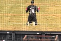 終于贏了！比賽結(jié)束那一刻，王大雷跪地感謝！