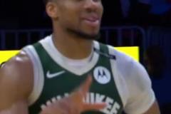 字母哥忍不住翩翩起舞！鎖定季后賽+加時險勝+36分三雙的心情