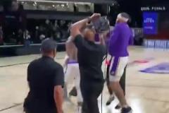 五年前一起為湖人拿下冠軍的兩人，明天要作為對(duì)手相遇了