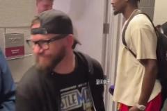 芬尼史密斯催促東契奇“快點”。沒想到電風扇說話這么呆萌