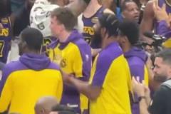 獨行俠球迷全場高呼“LUKA”，老詹也不斷示意球迷繼續(xù)歡呼！