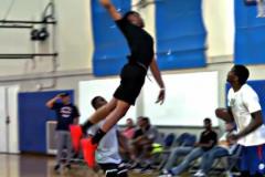 99年奧尼爾巴克利險(xiǎn)爆沖突，關(guān)鍵時(shí)刻媽媽們出手制止