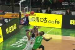 情緒失控！哈雷爾奧利弗對(duì)噴雙雙吃T 前者違體+技犯直接被驅(qū)逐