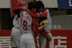 小伙伴們有沒(méi)有在泉城廣場(chǎng)大屏看球的經(jīng)歷？