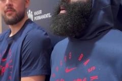 各種蜜汁操作！暫停時(shí)候，希爾德被庫(kù)里和巴特勒左右?jiàn)A擊輪番教育