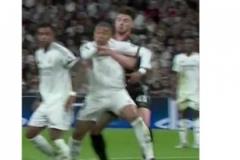 遭怒批！C羅粉絲博主：如果姆巴佩穿著阿根廷球衣那就是點(diǎn)球