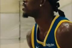 備戰(zhàn)火箭！巴特勒身穿勇士30號(hào)訓(xùn)練三分！三分連中玄學(xué)加成？