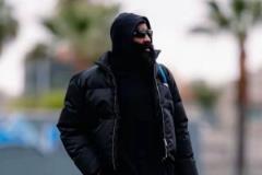 挑戰(zhàn)魔鬼高原！快船眾將前往丹佛：哈登羽絨服 小卡夾克+連帽衫