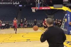 季后賽模式開啟！一鏡到底看庫里三分線外無死角投射，空心狂魔！