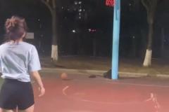 白月光級(jí)別的籃球女友