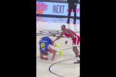 認真的？180斤的鄧恩把260斤約老師“撞飛”了