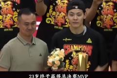 沒職業(yè)前景曾被退隊，楊舒予在姐姐特訓下，終成總決賽MVP！