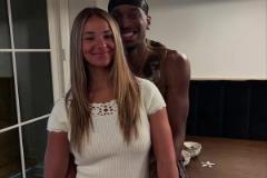 亞歷山大不僅是聯盟第一后衛(wèi)，場下和女友的關系也很好哇