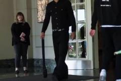 掘金G3賽前穿搭：威少墨鏡一身黑 約基奇+戈登商務(wù)風(fēng)