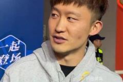 王彤傷愈之后重回首發(fā)，透露吃止疼片上場(chǎng)，“沒辦法人太少了。”