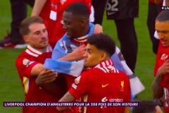 麥卡將阿根廷國(guó)旗掛在科納特脖子上球迷：法國(guó)不會(huì)再選他入隊(duì)