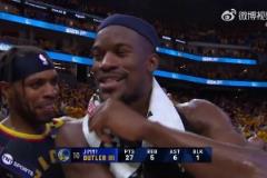 賽后巴特勒采訪(fǎng)被希爾德偷襲遭嫌棄：回更衣室別鬧這全美直播