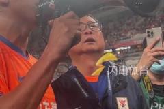 歡迎回家！賽前蒿俊閔指導青島海牛球員熱身