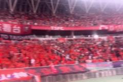 震耳欲聾！泰山隊主場戰(zhàn)平青島海牛，泰山隊球迷高喊“下課”