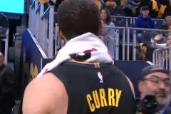 勇士遺憾不敵火箭，卡農(nóng)也顯得沮喪，甚至不太想和庫里說話