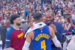 感情深！威少賽后與哈登&小卡擁抱交流致意